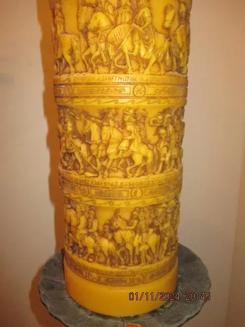 Große Kerze (Relief: Fürstenzug Dresden)
