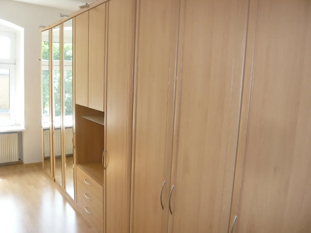 Kleiderschrank Bett aus Buche zu kaufen