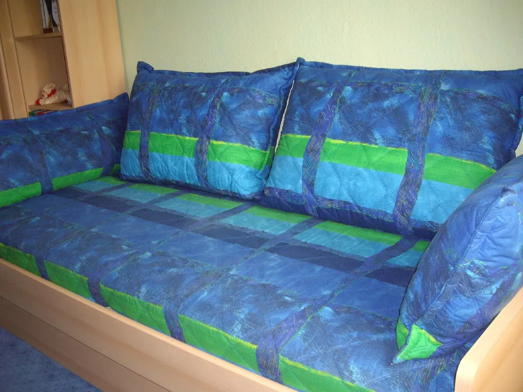 Jugendzimmer - NEUWERTIG - Bett,Regale,Kommode,Hifi-Center