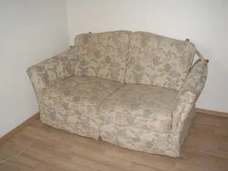 VERSCHENKE EIN 2-SITZER-SOFA  Selbstabholung