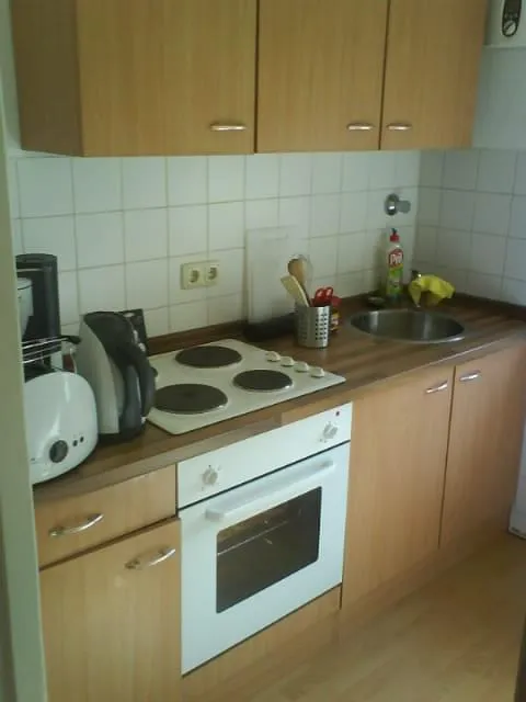 hübsche kleine Küche, neuwertig, günstig, für selbstabholer