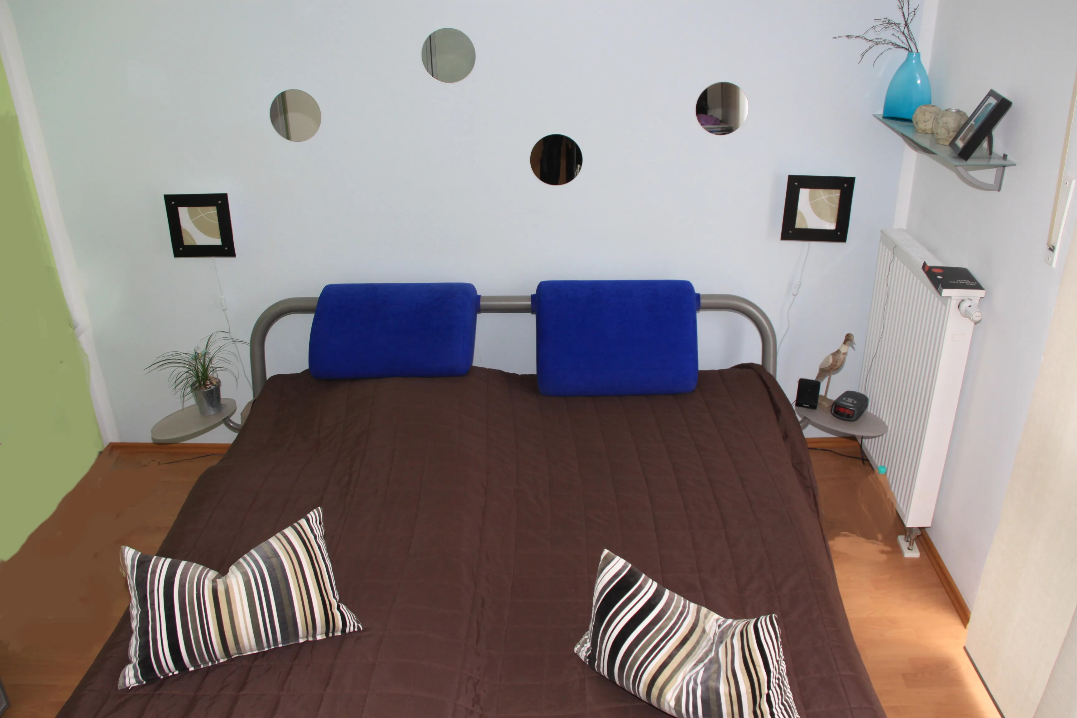DUALES Wasserbett - Neuwertig 200 x 220 - ink. Bettgestell & Nachttisch