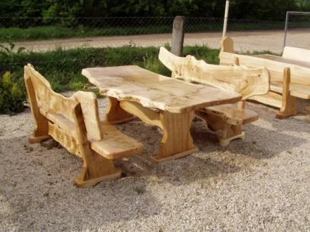 Rustikale Tische, Stühle, Bänke aus Massivholz