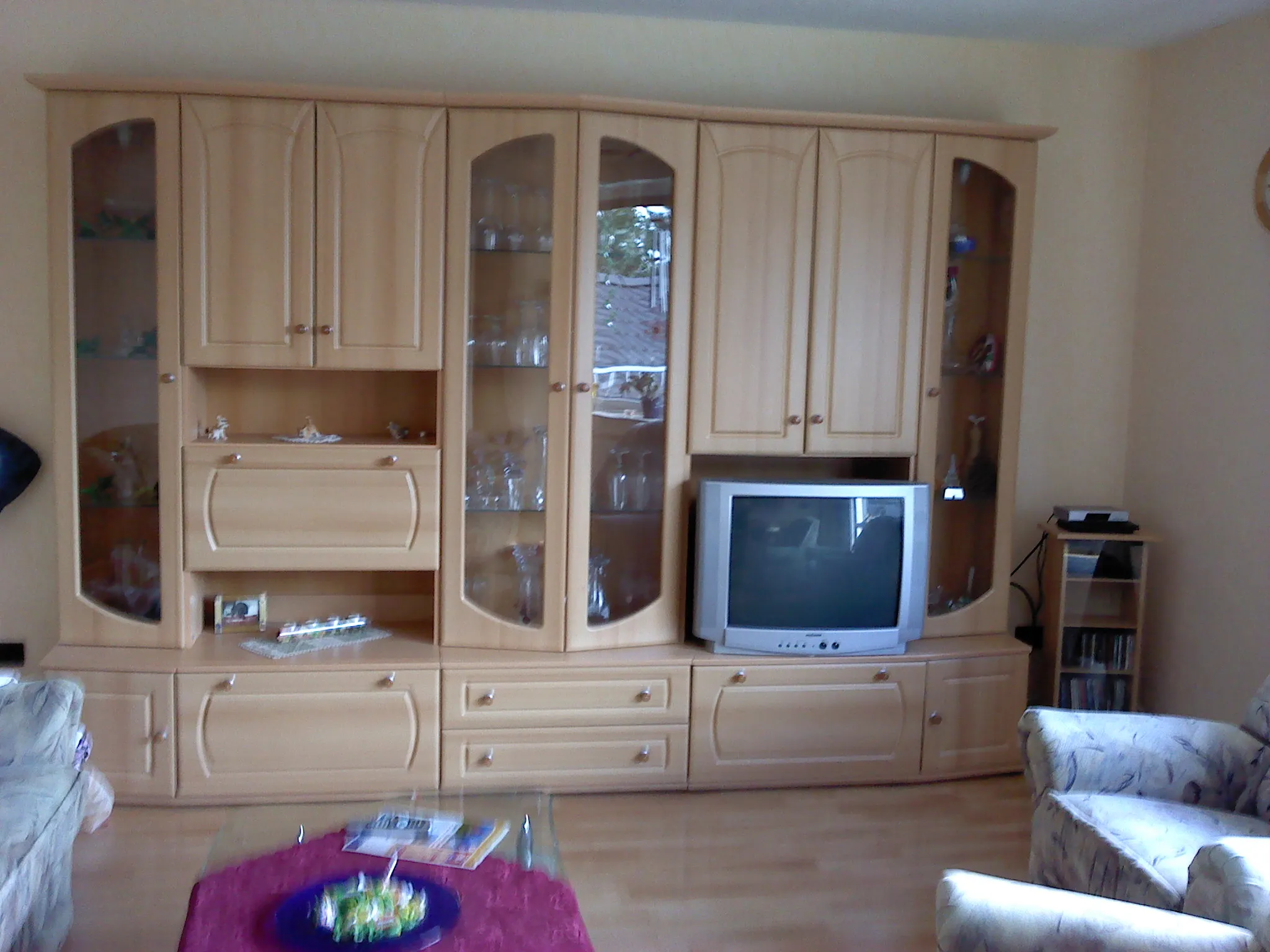 Wohnzimmerschrank