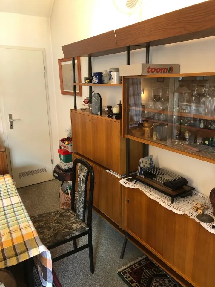 VINTAGE / RETRO / 60er Jahre / 30er Jahre / Möbel / Anbauwand / Anrichte / Stühl