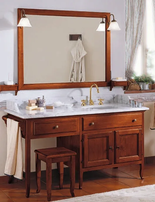 Badezimmermöbel mit Hocker